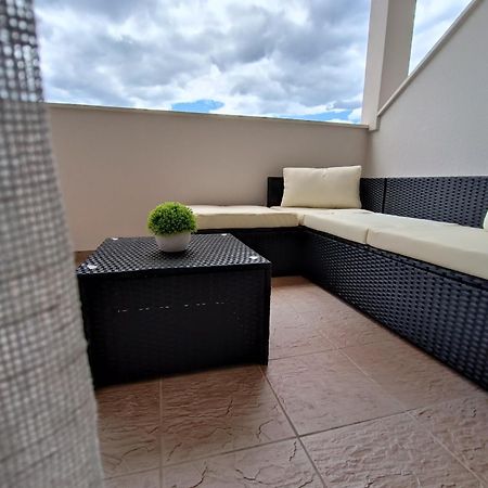 Apartman Burčul Sukosan Bagian luar foto